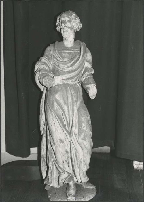 cinq statues : Apôtres