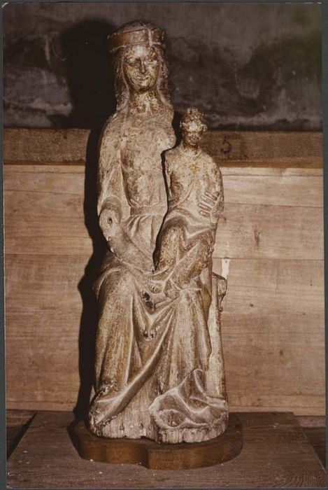 statue : Vierge à l'Enfant