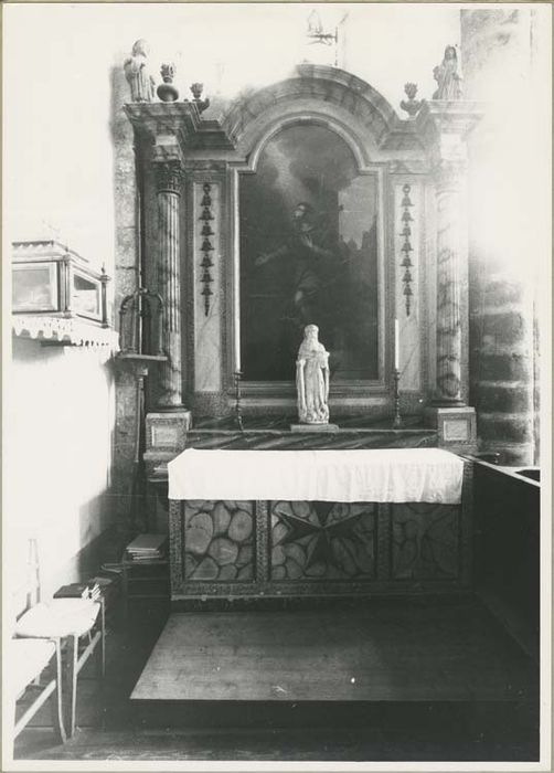 retable latéral nord, tableau : Saint Roch, et deux statues : Vierge et Saint Jean