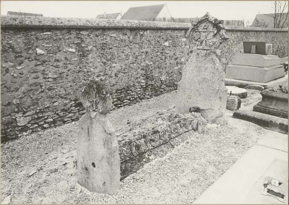 tombeau de John Nutall - © Ministère de la Culture (France), Médiathèque du patrimoine et de la photographie, diffusion GrandPalaisRmn Photo