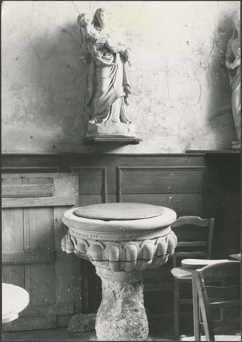 fonts baptismaux ;statue : Vierge à l'Enfant - © Ministère de la Culture (France), Médiathèque du patrimoine et de la photographie, diffusion GrandPalaisRmn Photo