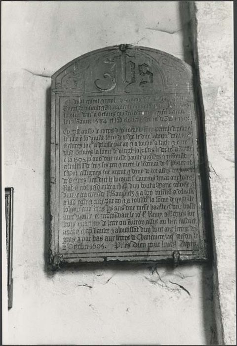 plaque funéraire de Raoul de Puisieulx et Marguerite Closier - © Ministère de la Culture (France), Médiathèque du patrimoine et de la photographie, diffusion GrandPalaisRmn Photo