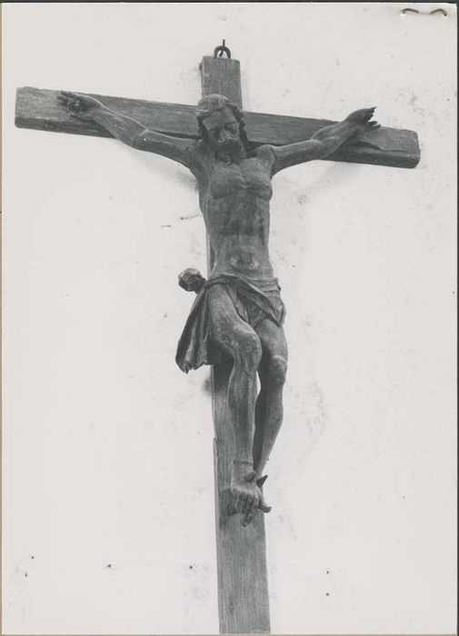 statue : Christ en croix