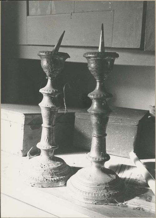 deux chandeliers