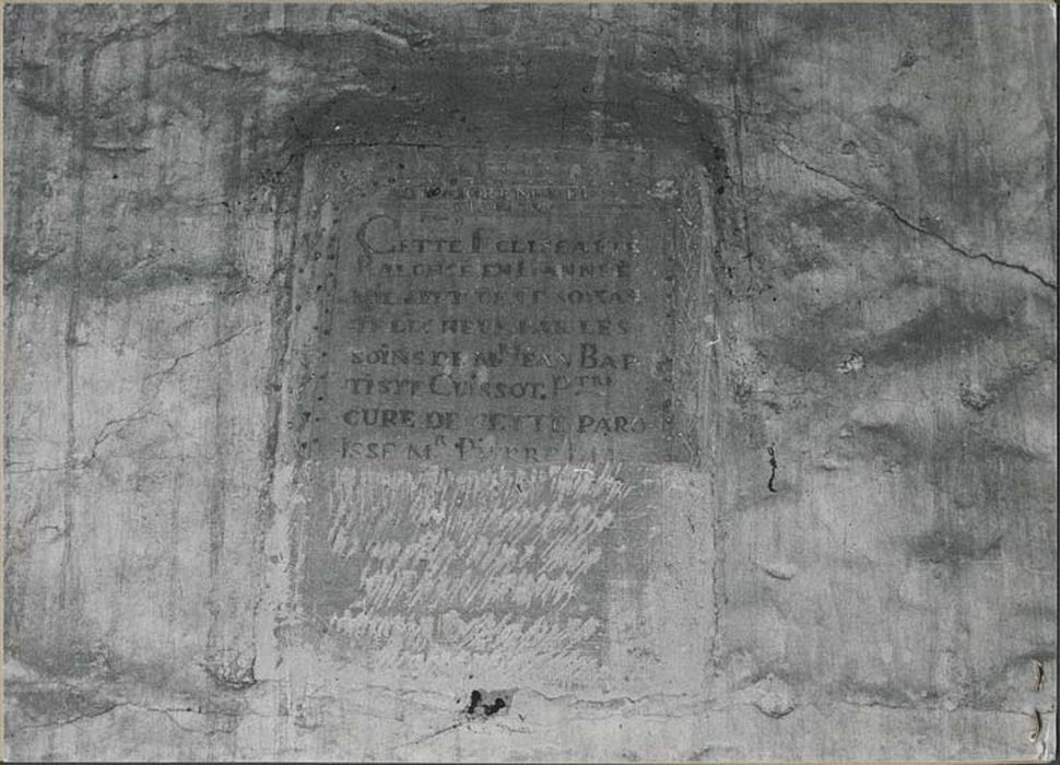 plaque commémorative du rallongement de l'église - © Ministère de la Culture (France), Médiathèque du patrimoine et de la photographie, diffusion GrandPalaisRmn Photo