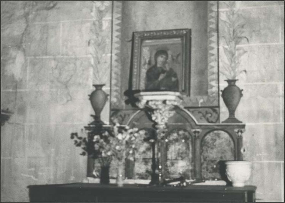 peinture monumentale : Décor de vases, de fleurs et de lys - © Ministère de la Culture (France), Médiathèque du patrimoine et de la photographie, diffusion GrandPalaisRmn Photo