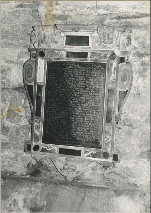 plaque funéraire de Guillaume d'Orgement et Marguerite de Saint-Maur - © Ministère de la Culture (France), Médiathèque du patrimoine et de la photographie, diffusion GrandPalaisRmn Photo