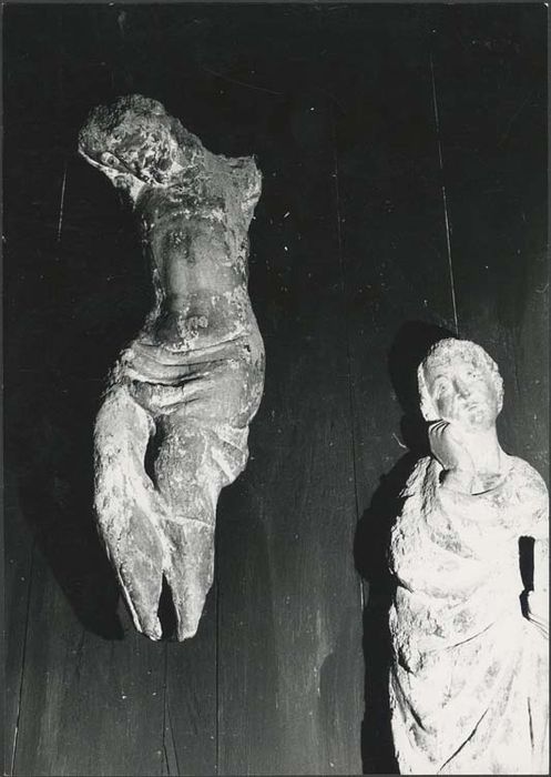 statue de poutre de gloire : Christ en croix, Saint Jean