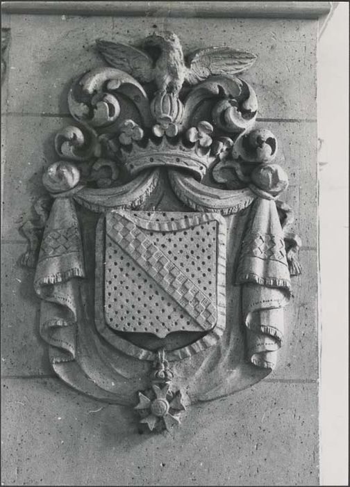 bas-relief : Blason armorié