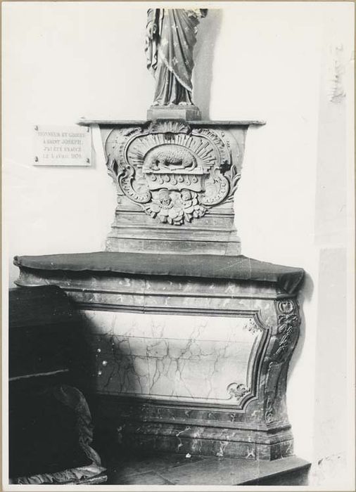 autel d'angle et retable