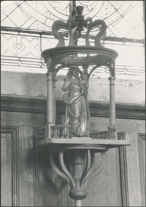 bâton de procession et statue (statuette) : Vierge à l'Enfant - © Ministère de la Culture (France), Médiathèque du patrimoine et de la photographie, diffusion GrandPalaisRmn Photo