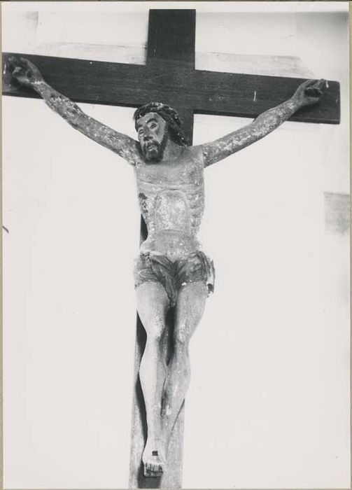 statue : Christ en croix