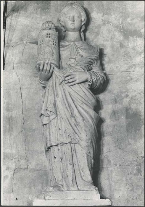 statue : Sainte Barbe