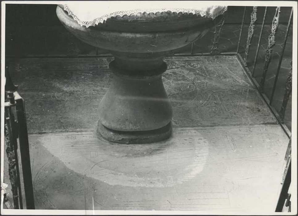 deux dalles funéraires de Michel Hubert et de Louis Harlé