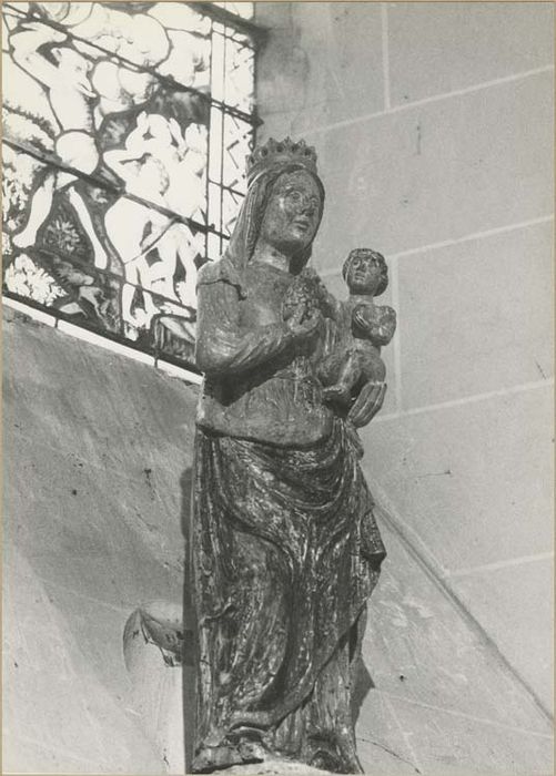 statue : Vierge à l'Enfant