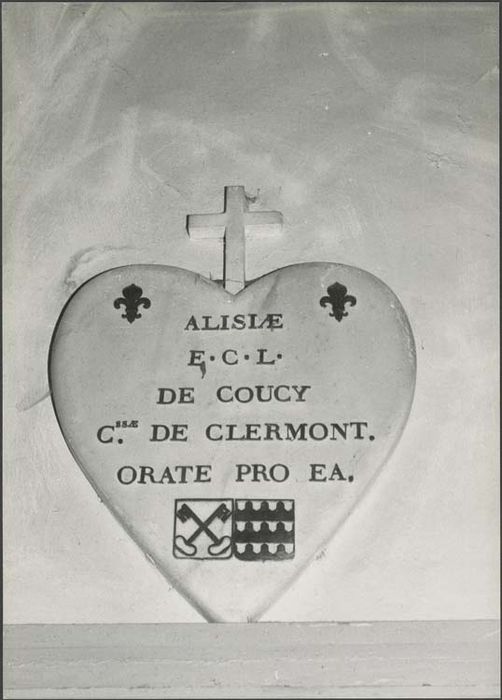 monument funéraire de la famille de Coucy de Clermont