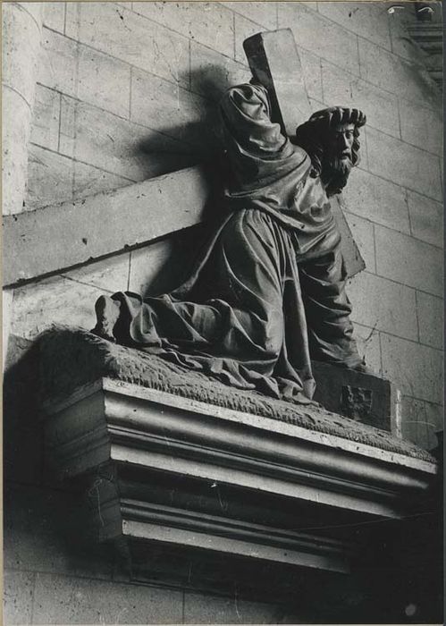 statue : Christ portant sa croix - © Ministère de la Culture (France), Médiathèque du patrimoine et de la photographie, diffusion GrandPalaisRmn Photo