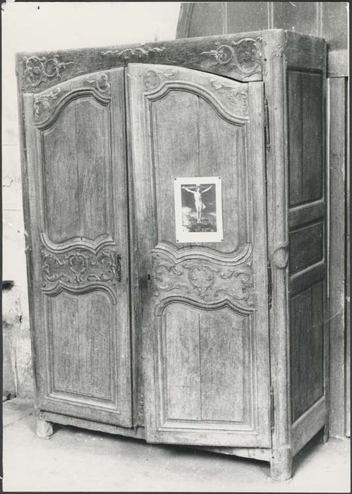 armoire de sacristie