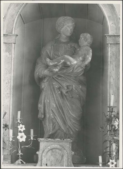 statue : Vierge à l'Enfant