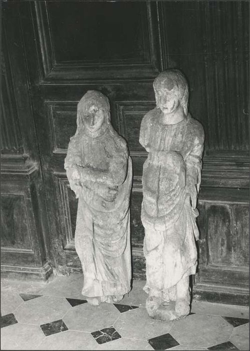 deux statues de poutre de gloire : Vierge et Saint Jean