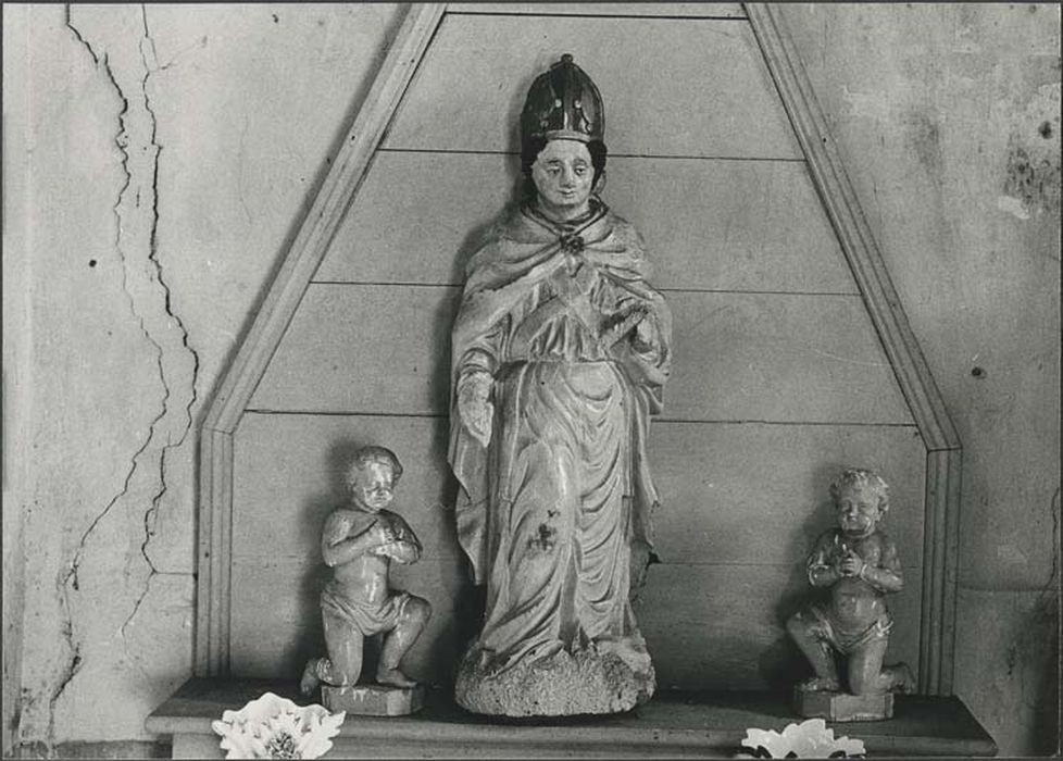 groupe sculpté : Saint Leu et deux anges - © Ministère de la Culture (France), Médiathèque du patrimoine et de la photographie, diffusion GrandPalaisRmn Photo