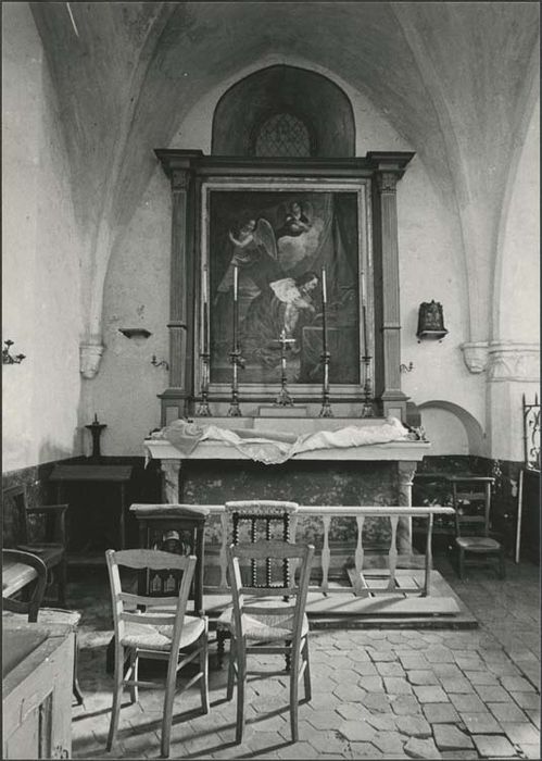 autel latéral nord, retable et son tableau : Saint Louis prosterné devant la couronne d'épines - © Ministère de la Culture (France), Médiathèque du patrimoine et de la photographie, diffusion GrandPalaisRmn Photo