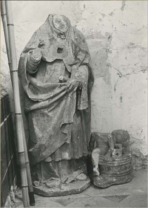 groupe sculpté : Saint Nicolas et les enfants