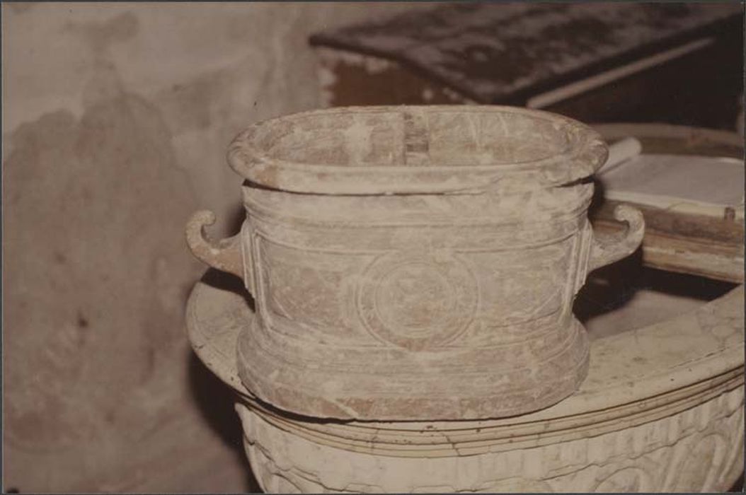 fonts baptismaux, leur bassin et leur couvercle - © Ministère de la Culture (France), Médiathèque du patrimoine et de la photographie, diffusion GrandPalaisRmn Photo