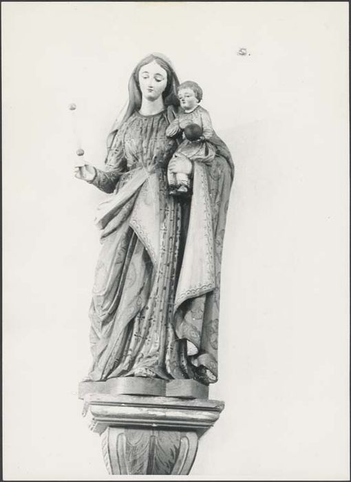 statue : Vierge à l'Enfant