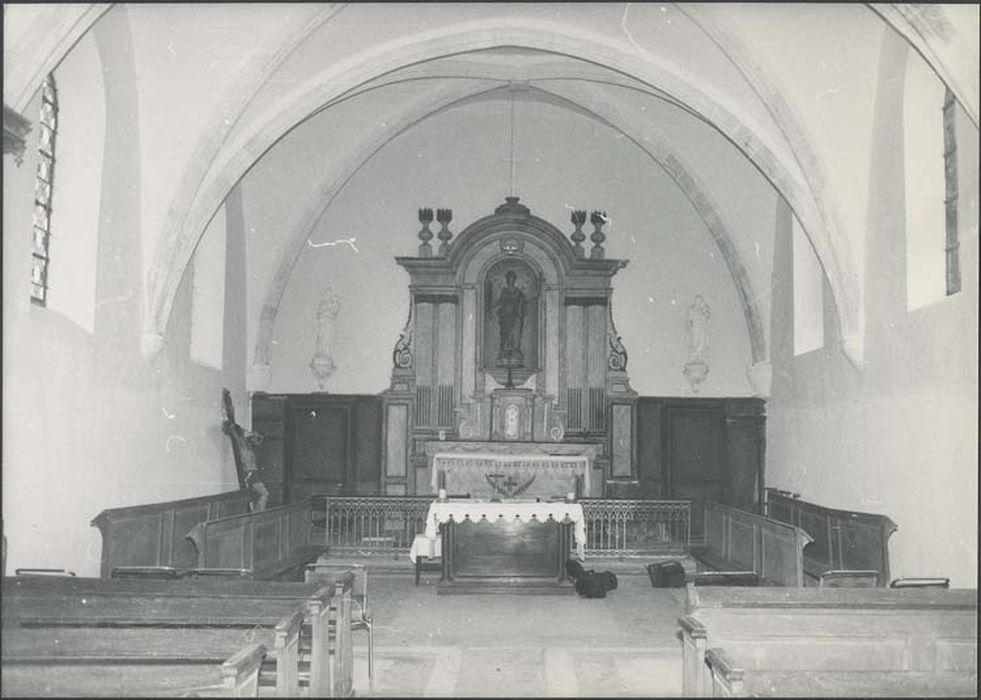 autel (maître-autel), tabernacle, retable, statue : Sainte Christine et deux protes - © Ministère de la Culture (France), Médiathèque du patrimoine et de la photographie, diffusion GrandPalaisRmn Photo