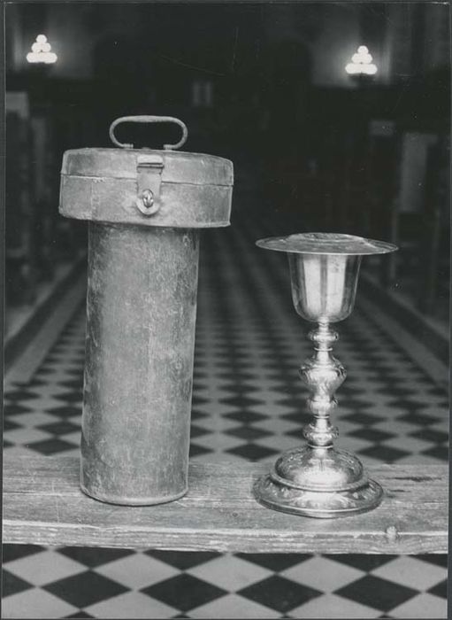 calice et patène et leur coffret - © Ministère de la Culture (France), Médiathèque du patrimoine et de la photographie, diffusion GrandPalaisRmn Photo