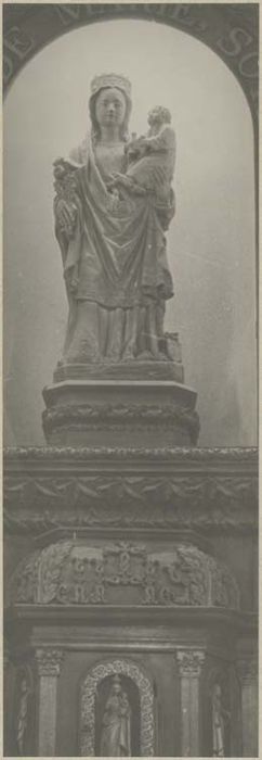 statue : Vierge à l'Enfant