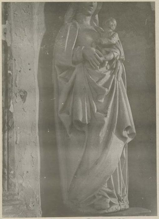 statue : Vierge à l'Enfant