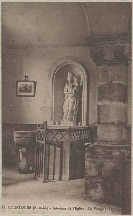statue : Vierge à l'Enfant