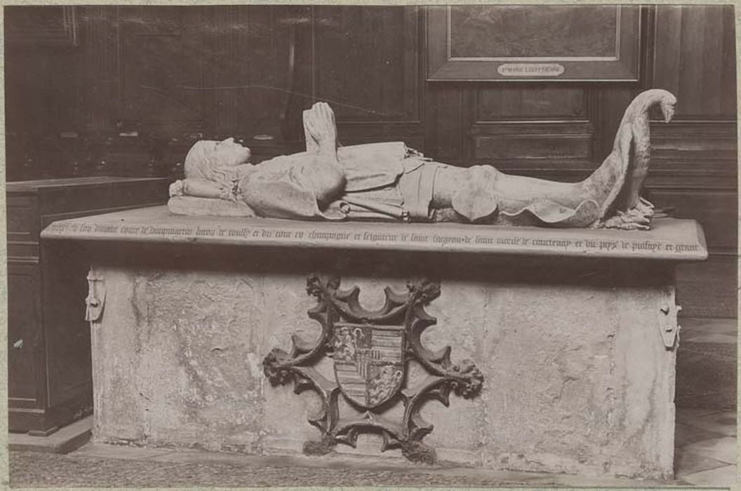 tombeau d'Antoine de Chabannes, comte de Dammartin, mort en 1488.