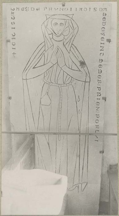 dalle funéraire d'Agnès de Prunoy