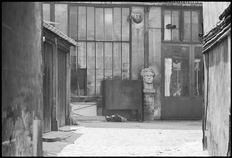 4, rue Franquet ; [Cour d'un atelier de sculpteur]