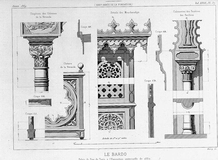 Gravure : Chapiteau des colonnes et clôture de la véranda, détails des moucharabys, et colonnettes des fenêtres des pavillons