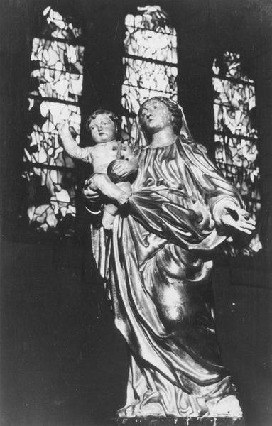 statue : Vierge à l'enfant, vue générale - © Ministère de la Culture (France), Médiathèque du patrimoine et de la photographie (objets mobiliers), tous droits réservés