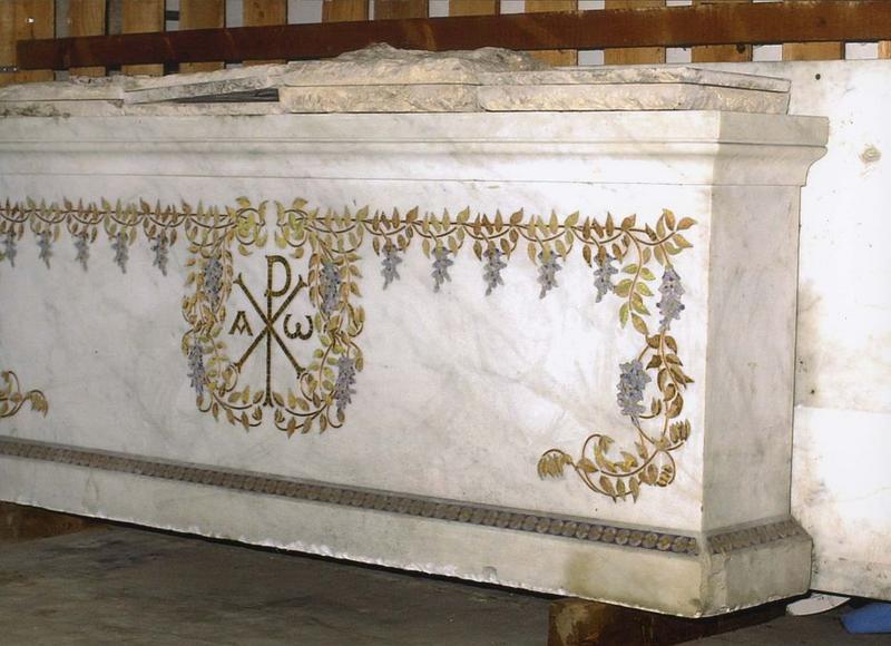 éléments de l'ancien maître-autel : table d'autel, vue partielle - © Ministère de la Culture (France), Médiathèque du patrimoine et de la photographie (objets mobiliers), tous droits réservés