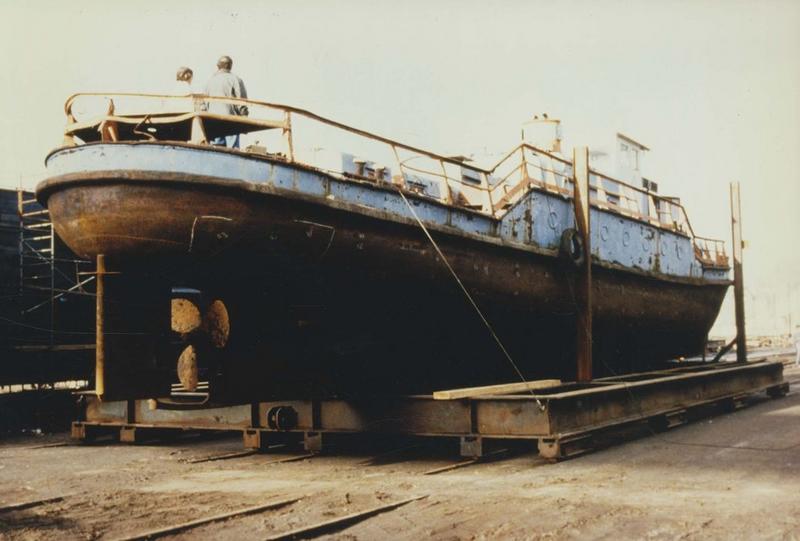 bateau de service (remorqueur fluvial) dit Jacques, vue générale