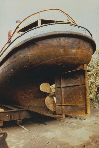 bateau de service (remorqueur fluvial) dit Jacques