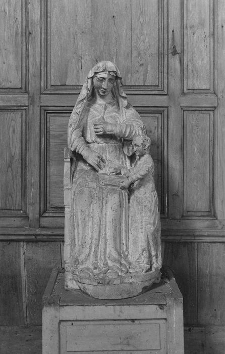 groupe sculpté : Education de la Vierge par sa mère Anne