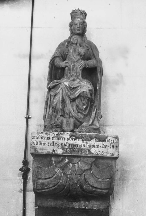 statue : Vierge à l'Enfant en majesté - © Ministère de la Culture (France), Médiathèque du patrimoine et de la photographie, diffusion RMN-GP