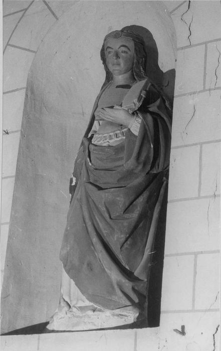 statue : sainte Barbe