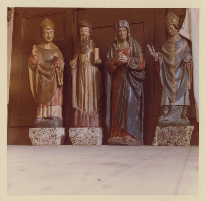 statues : saint Antoine, saints évêques, Vierge de calvaire - © Ministère de la Culture (France), Médiathèque du patrimoine et de la photographie, diffusion RMN-GP