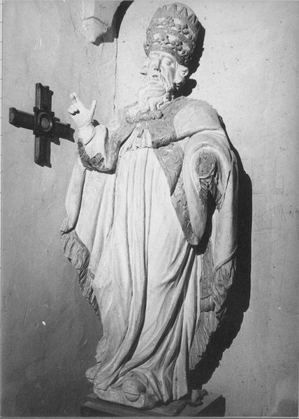 statue : saint Pierre, vue générale