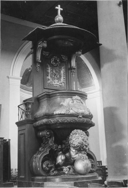 chaire à prêcher, vue générale - © Ministère de la Culture (France), Médiathèque du patrimoine et de la photographie (objets mobiliers), tous droits réservés