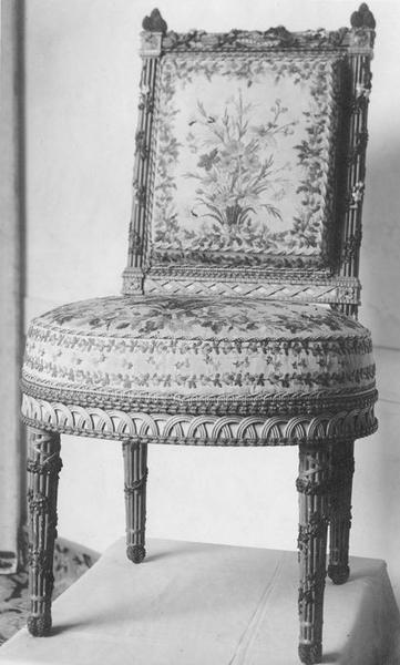 mobilier aux épis, chaise, vue générale