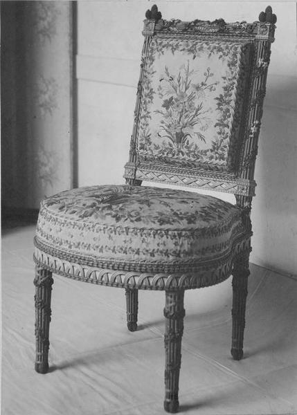 mobilier aux épis, chaise, vue générale